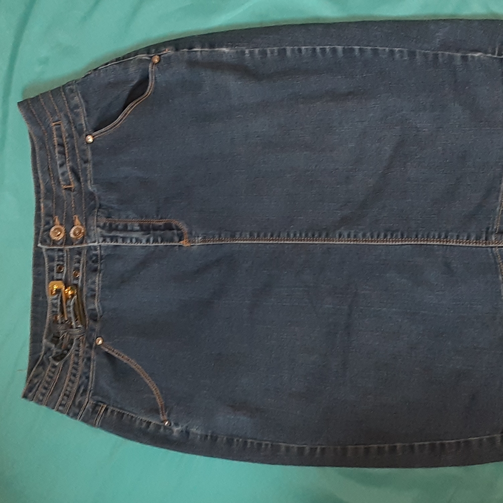 SAPPHIRE RED DENIM SKIRT